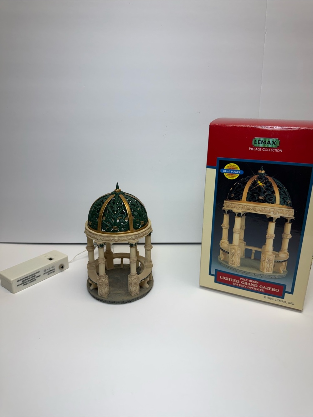 Lemax Village lighted "Grand Gazebo" Dual Power Vintage 1999 Retired